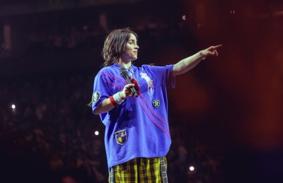 Billie Eilish Calls Elon Musk 'Pathetic' | Light Wave