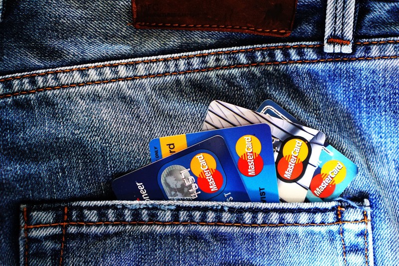 doge-reveals-over-4-million-government-credit-cards-linked-to-90
