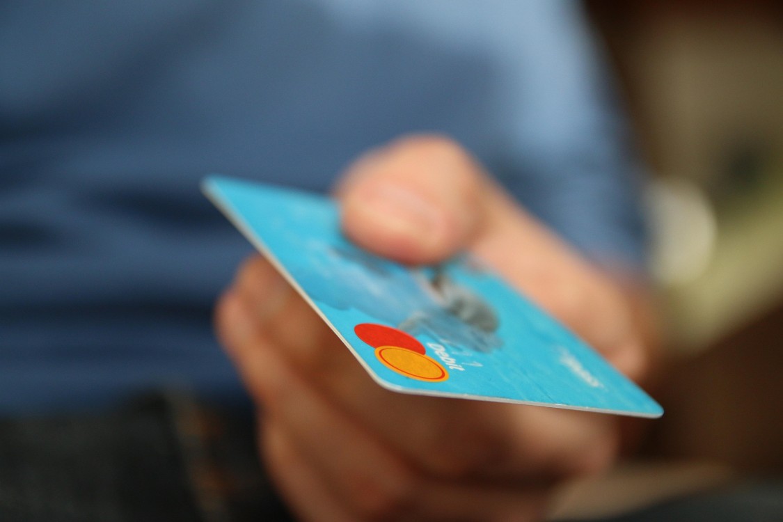 doge-reveals-over-4-million-government-credit-cards-linked-to-90