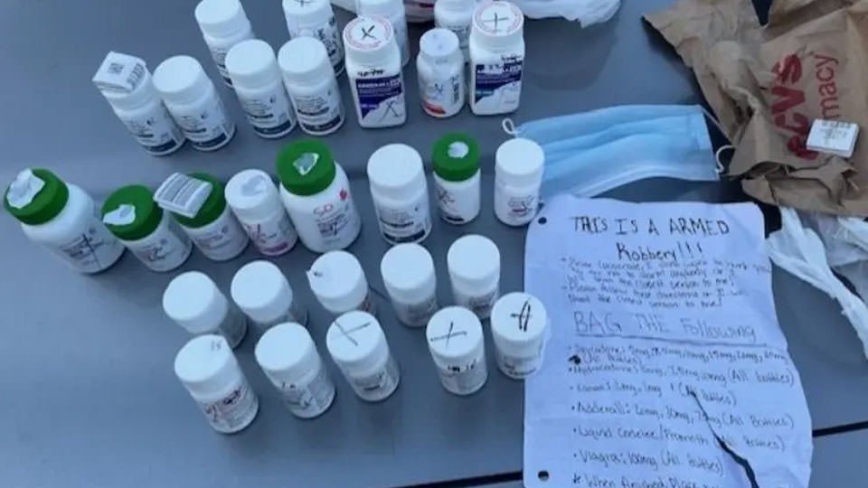 Man arrested after holding up CVS Pharmacy with a note | Light Wave